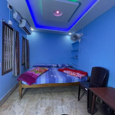 Hotel Radha Krishna プリ エクステリア 写真