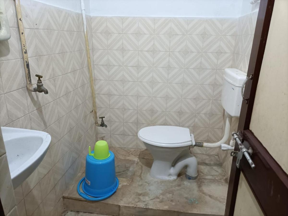 Hotel Radha Krishna プリ エクステリア 写真