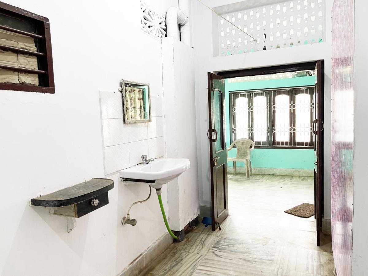 Hotel Radha Krishna プリ エクステリア 写真