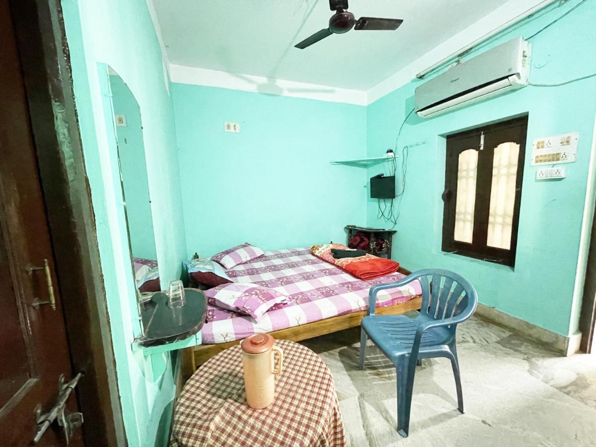 Hotel Radha Krishna プリ エクステリア 写真