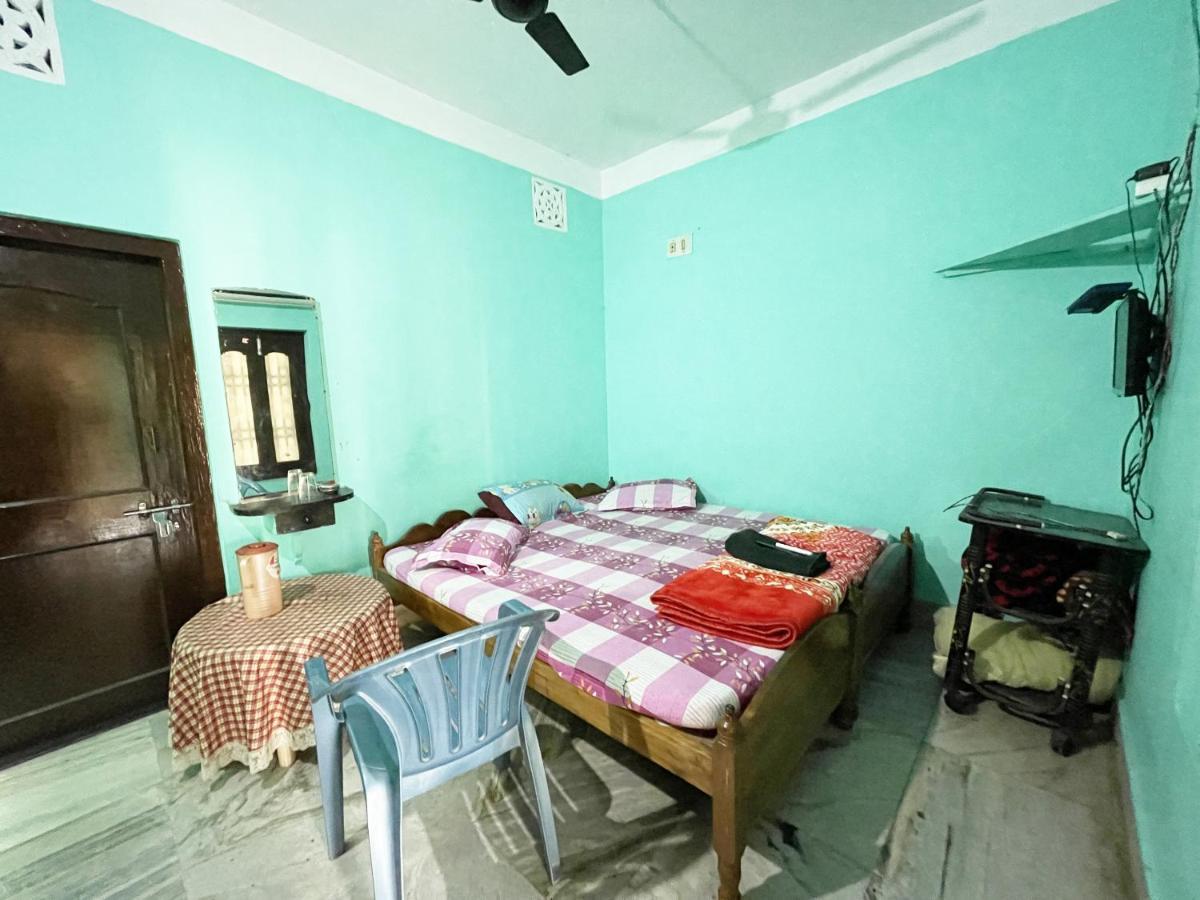 Hotel Radha Krishna プリ エクステリア 写真