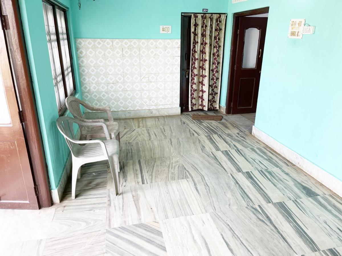 Hotel Radha Krishna プリ エクステリア 写真