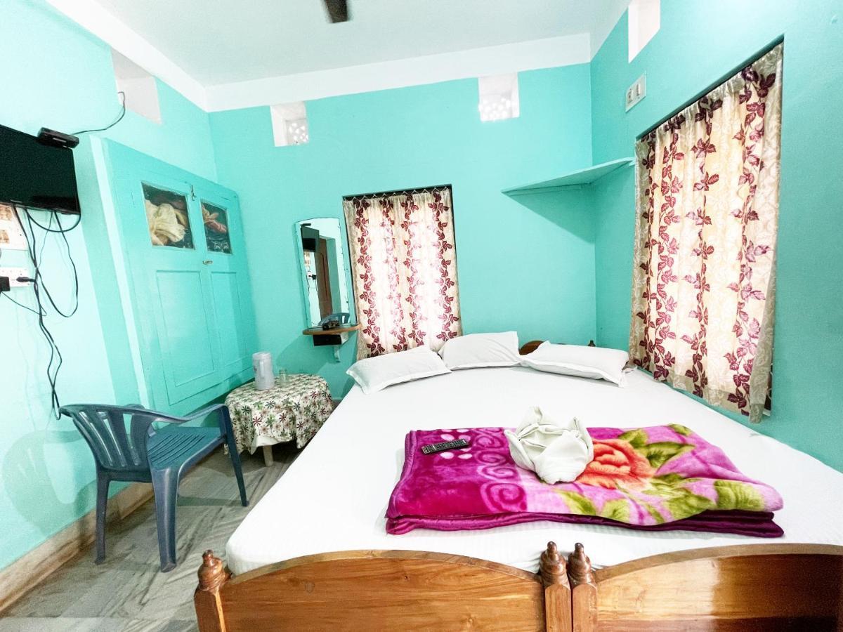 Hotel Radha Krishna プリ エクステリア 写真