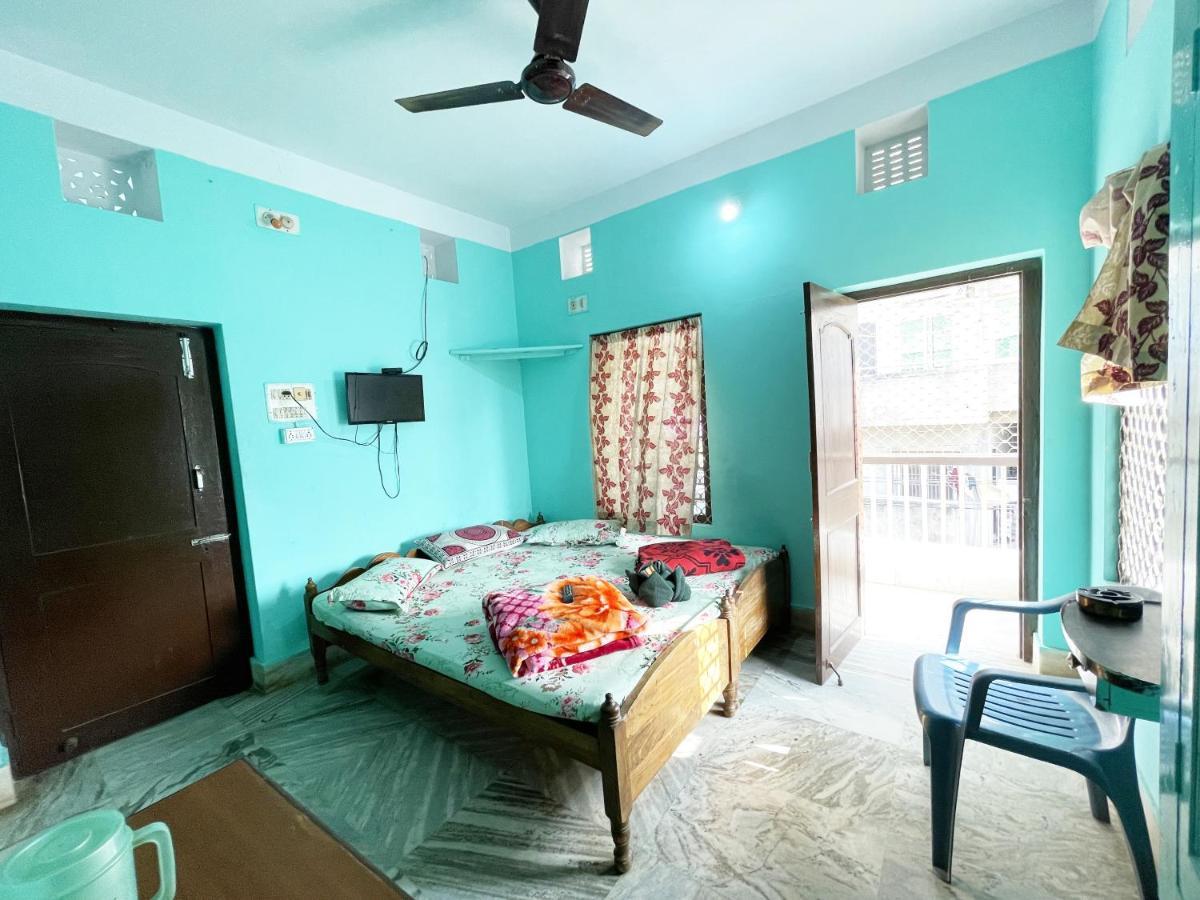 Hotel Radha Krishna プリ エクステリア 写真