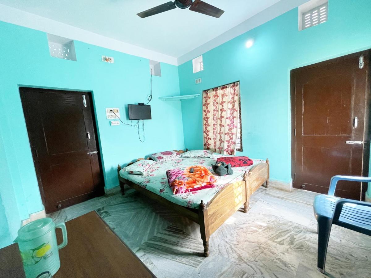 Hotel Radha Krishna プリ エクステリア 写真