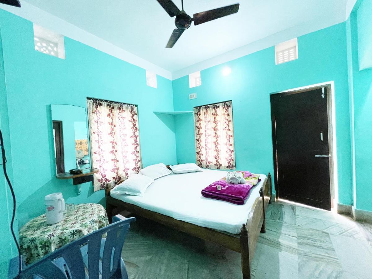 Hotel Radha Krishna プリ エクステリア 写真