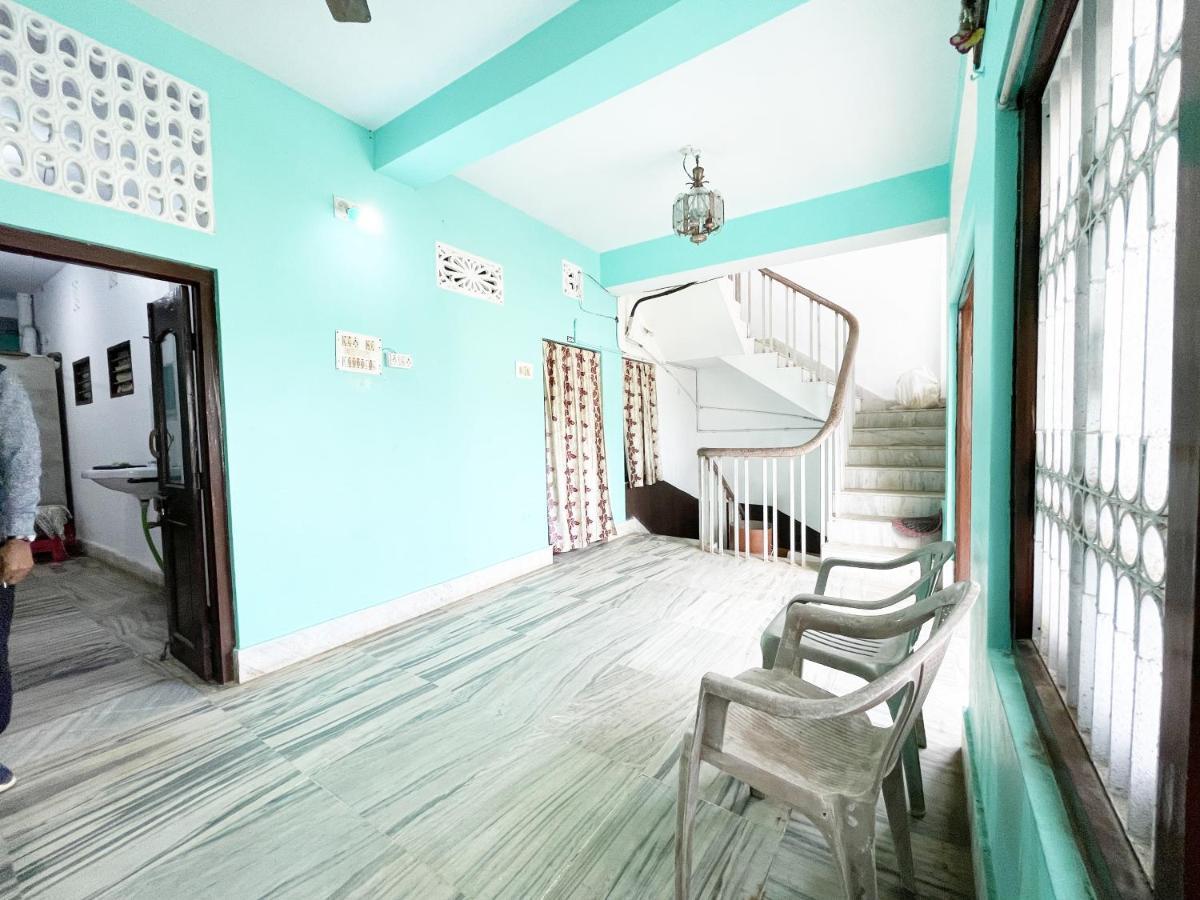 Hotel Radha Krishna プリ エクステリア 写真