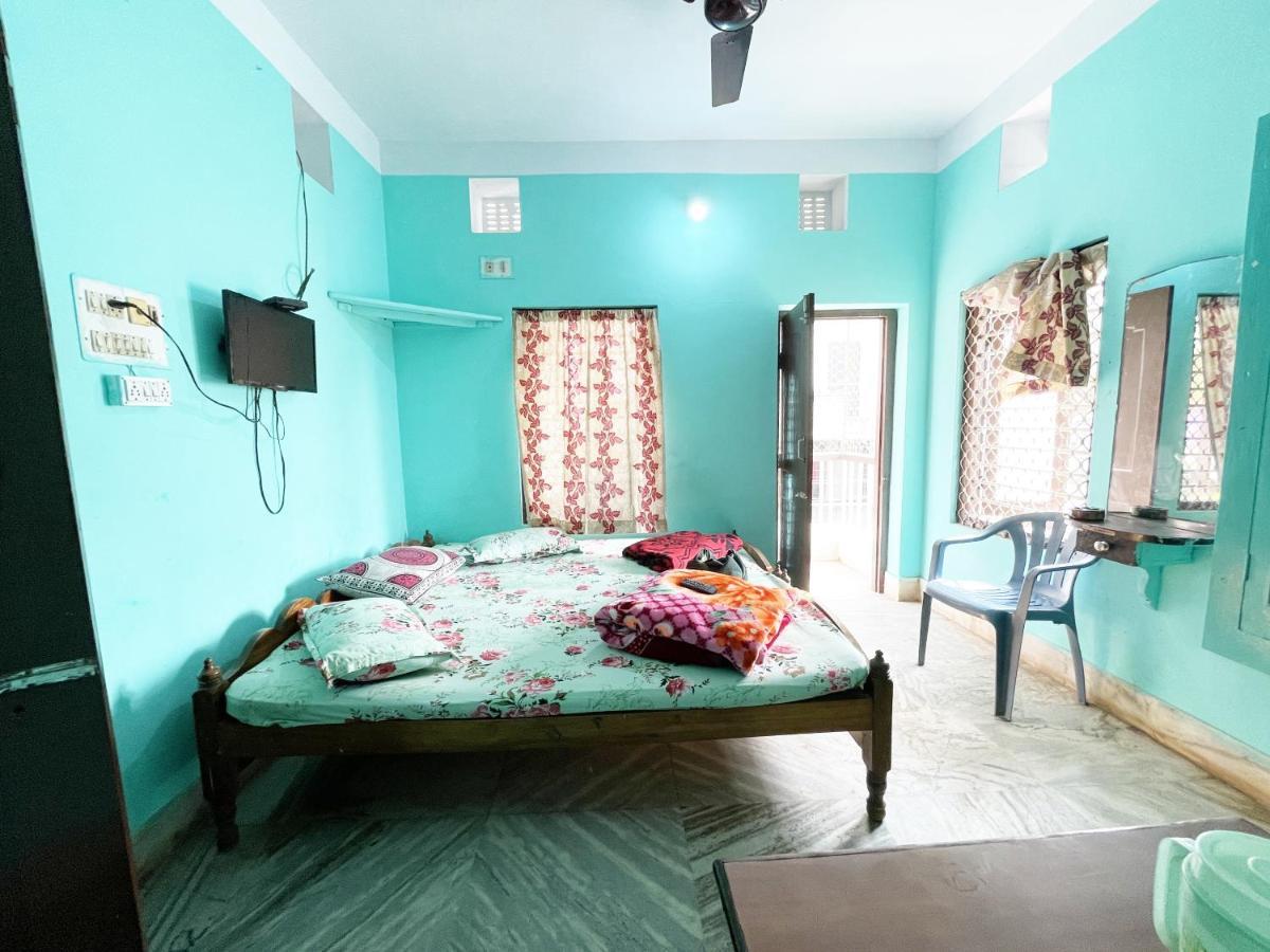Hotel Radha Krishna プリ エクステリア 写真