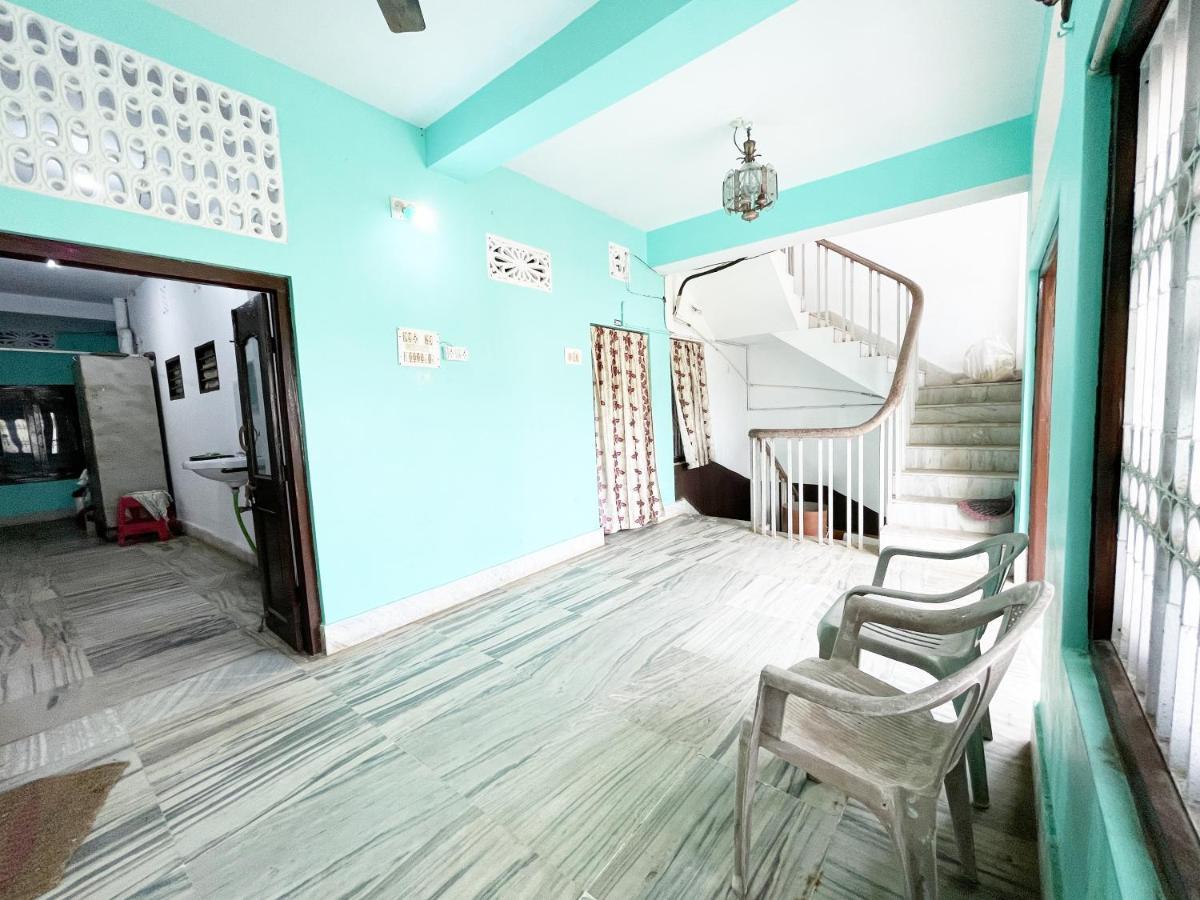 Hotel Radha Krishna プリ エクステリア 写真