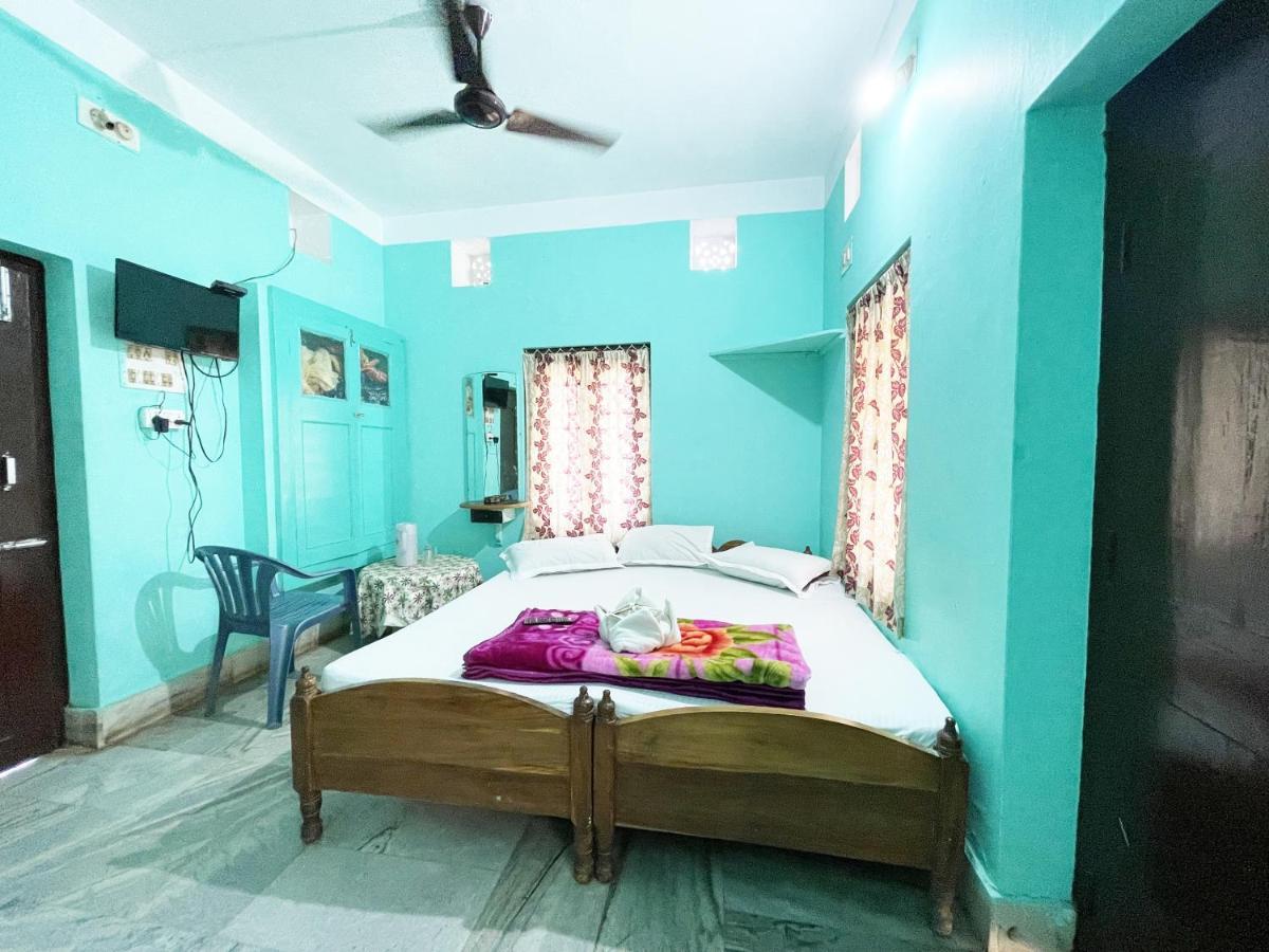 Hotel Radha Krishna プリ エクステリア 写真