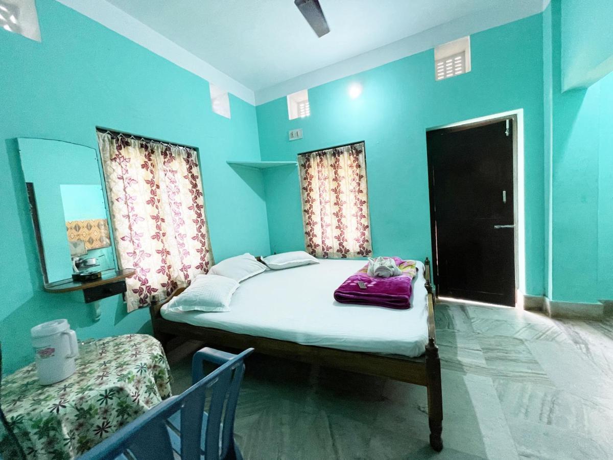 Hotel Radha Krishna プリ エクステリア 写真