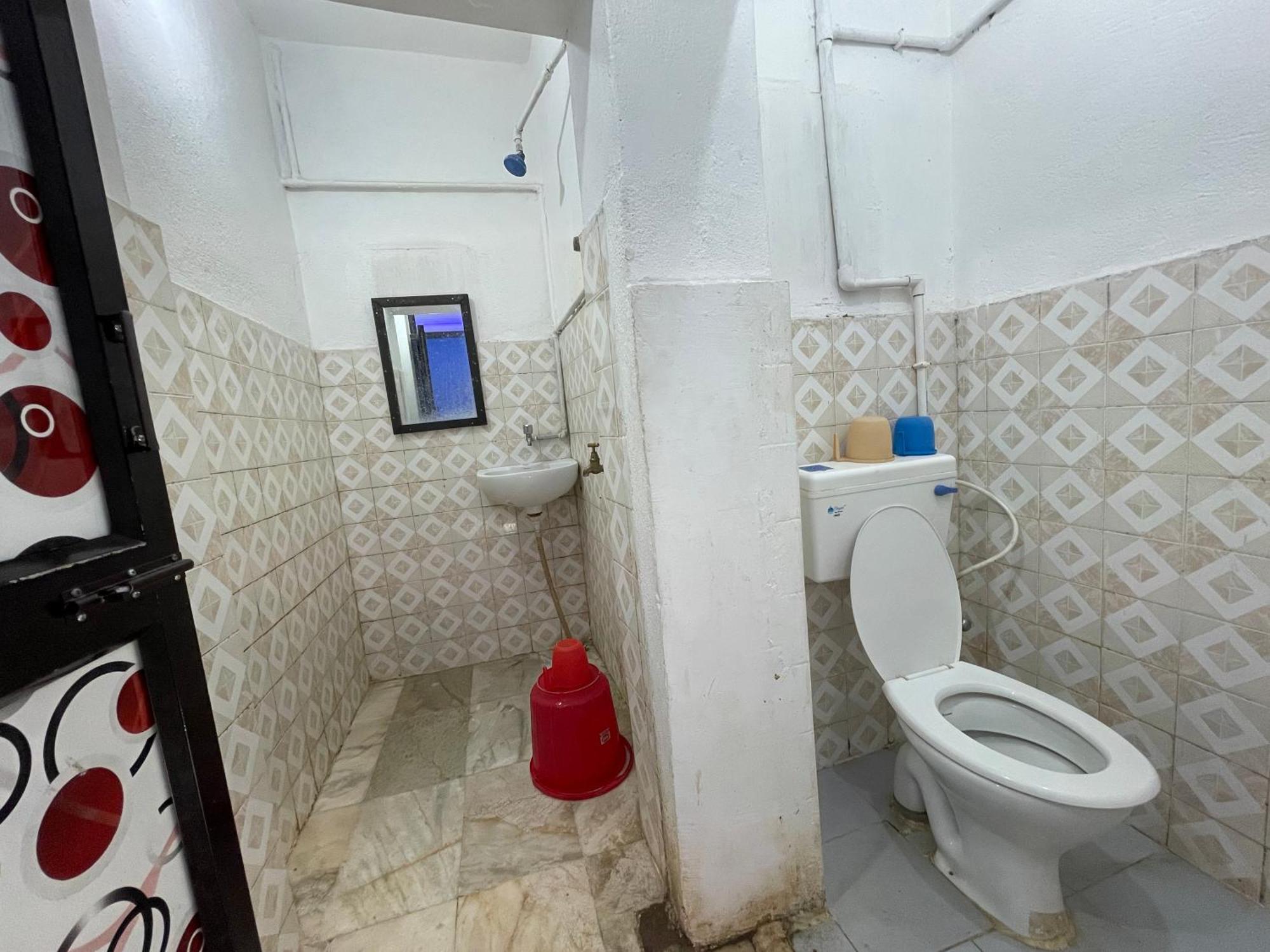 Hotel Radha Krishna プリ エクステリア 写真