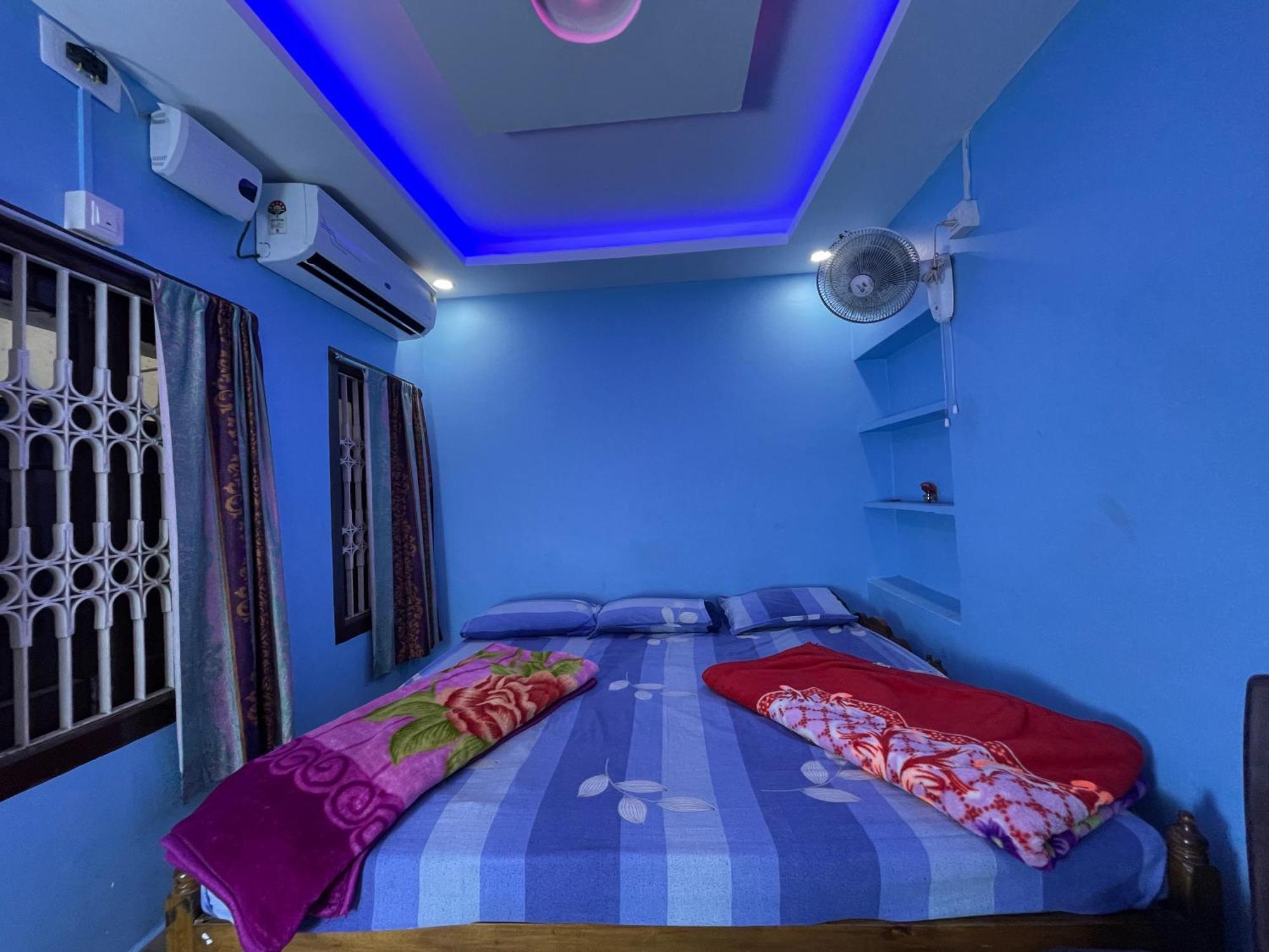 Hotel Radha Krishna プリ エクステリア 写真