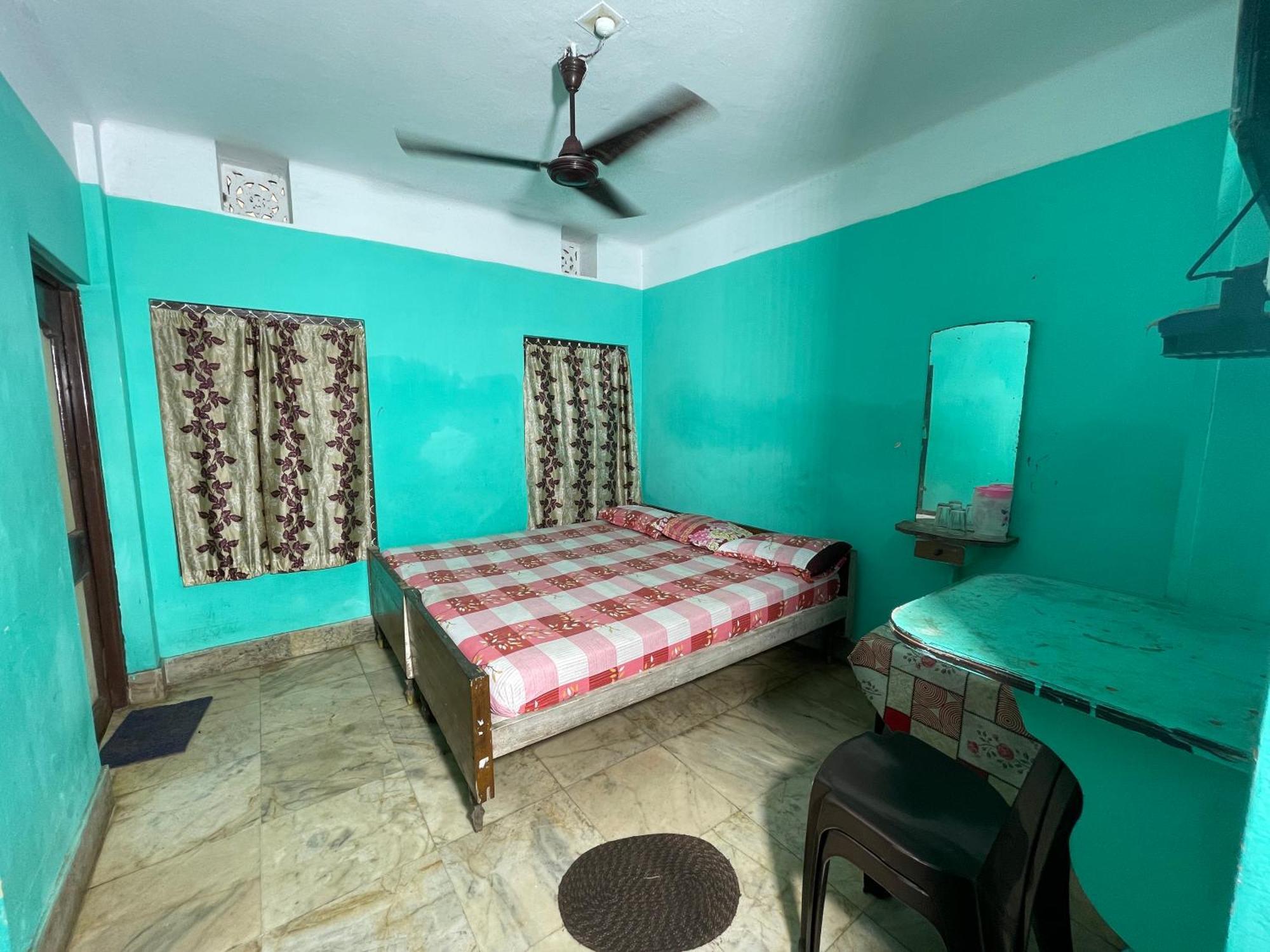 Hotel Radha Krishna プリ エクステリア 写真